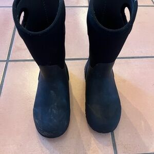 Bogs Kids Black Rain Boots in excellent shape